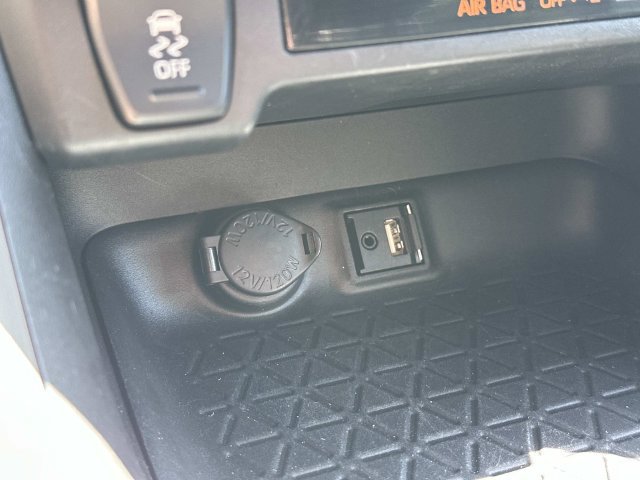 Used 2019 Toyota RAV4 LE AWD/4WD image 23