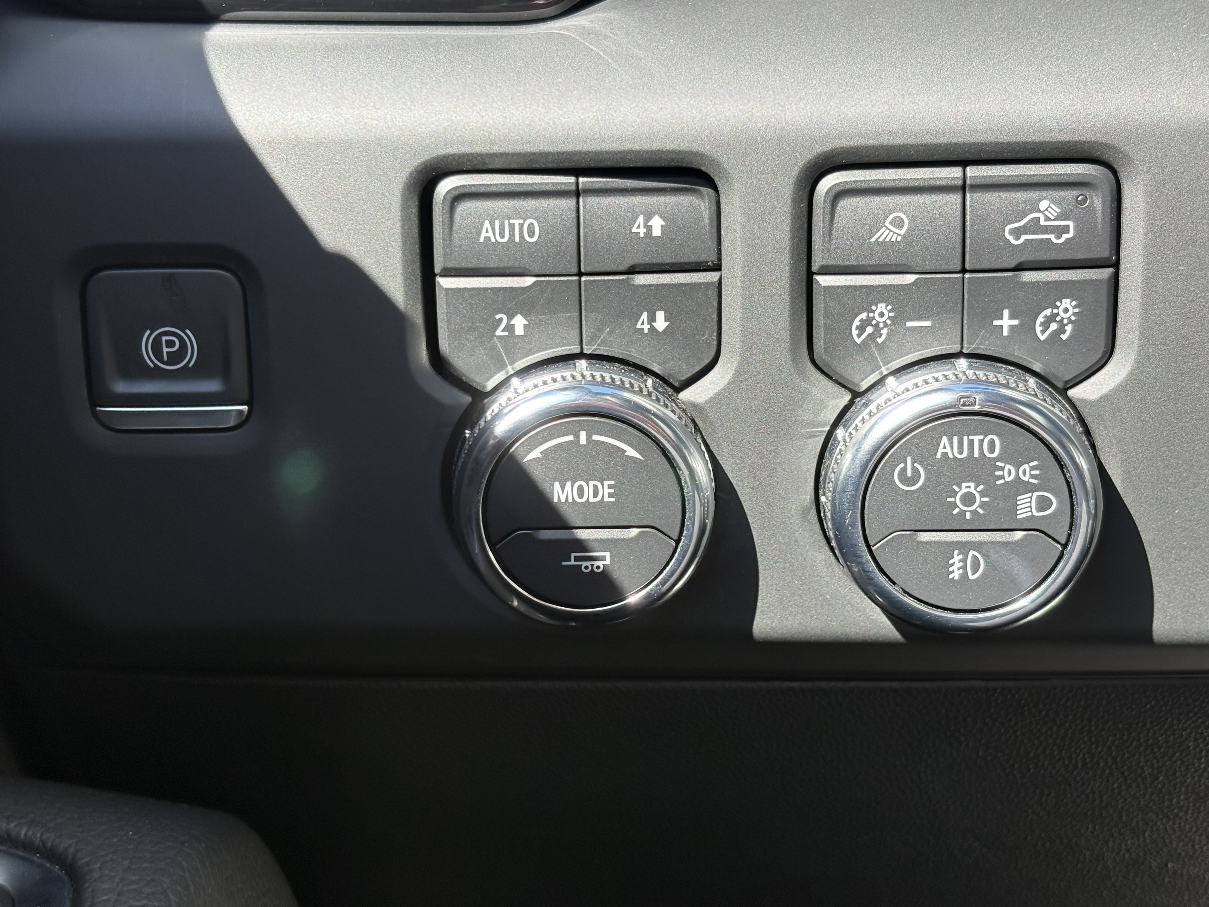 Used 2024 GMC Sierra 2500 Denali w/ Technology Package AWD/4WD image 23