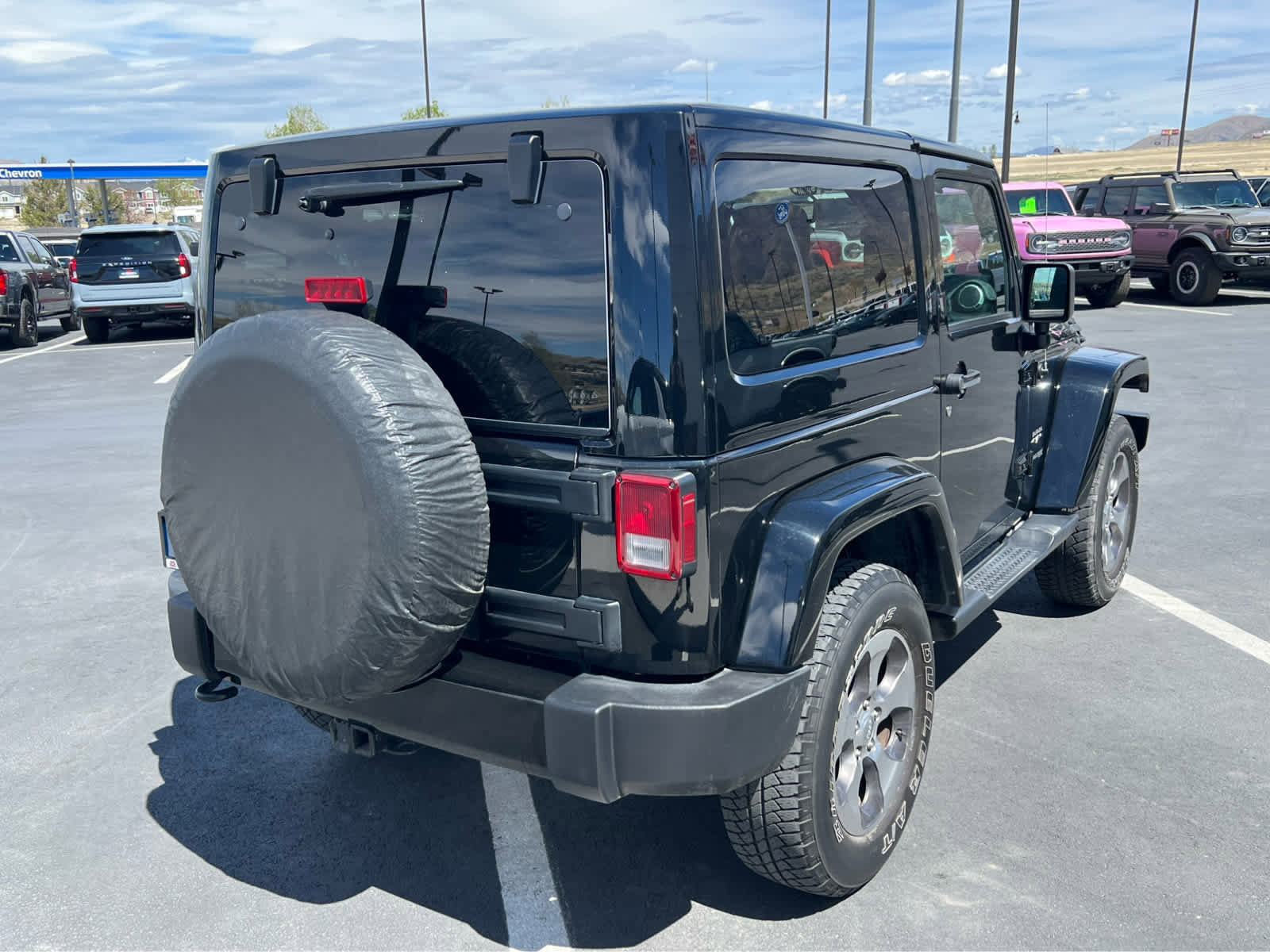 Used 2018 Jeep Wrangler Sahara w/ Connectivity Group image 8