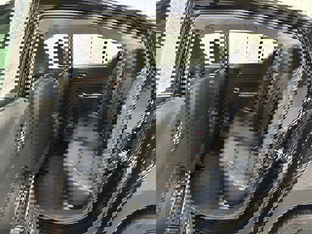 Used 2024 Nissan Altima 2.5 SR image 39