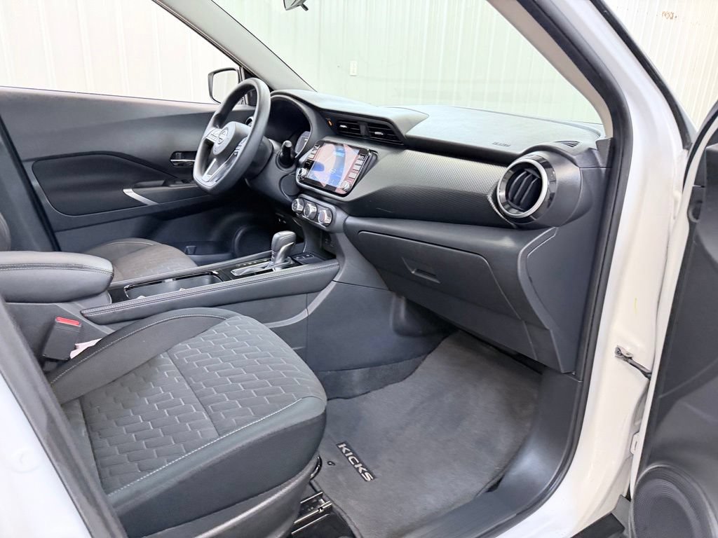 Used 2023 Nissan Kicks SV FWD image 31