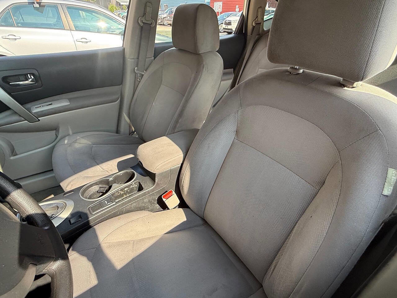 Used 2013 Nissan Rogue S image 29