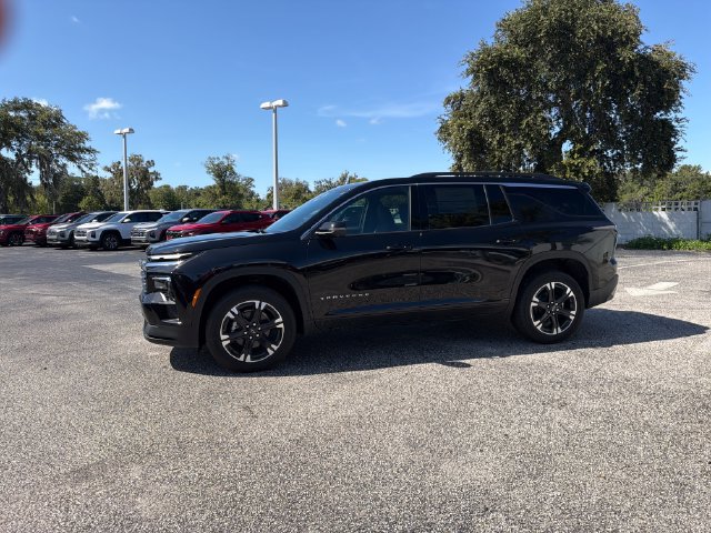 New 2027 Chevrolet Traverse LT w/ Sun and Wheel Package FWD image 3