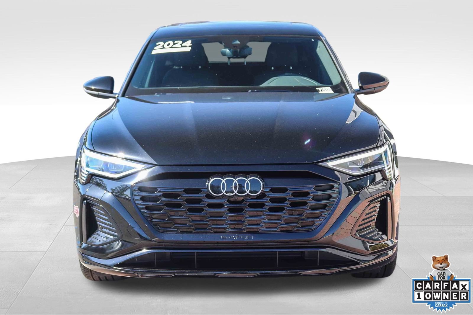 Certified 2024 Audi Q8 e-tron Premium AWD/4WD image 2