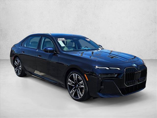 Used 2026 BMW 750e xDrive AWD/4WD video 3