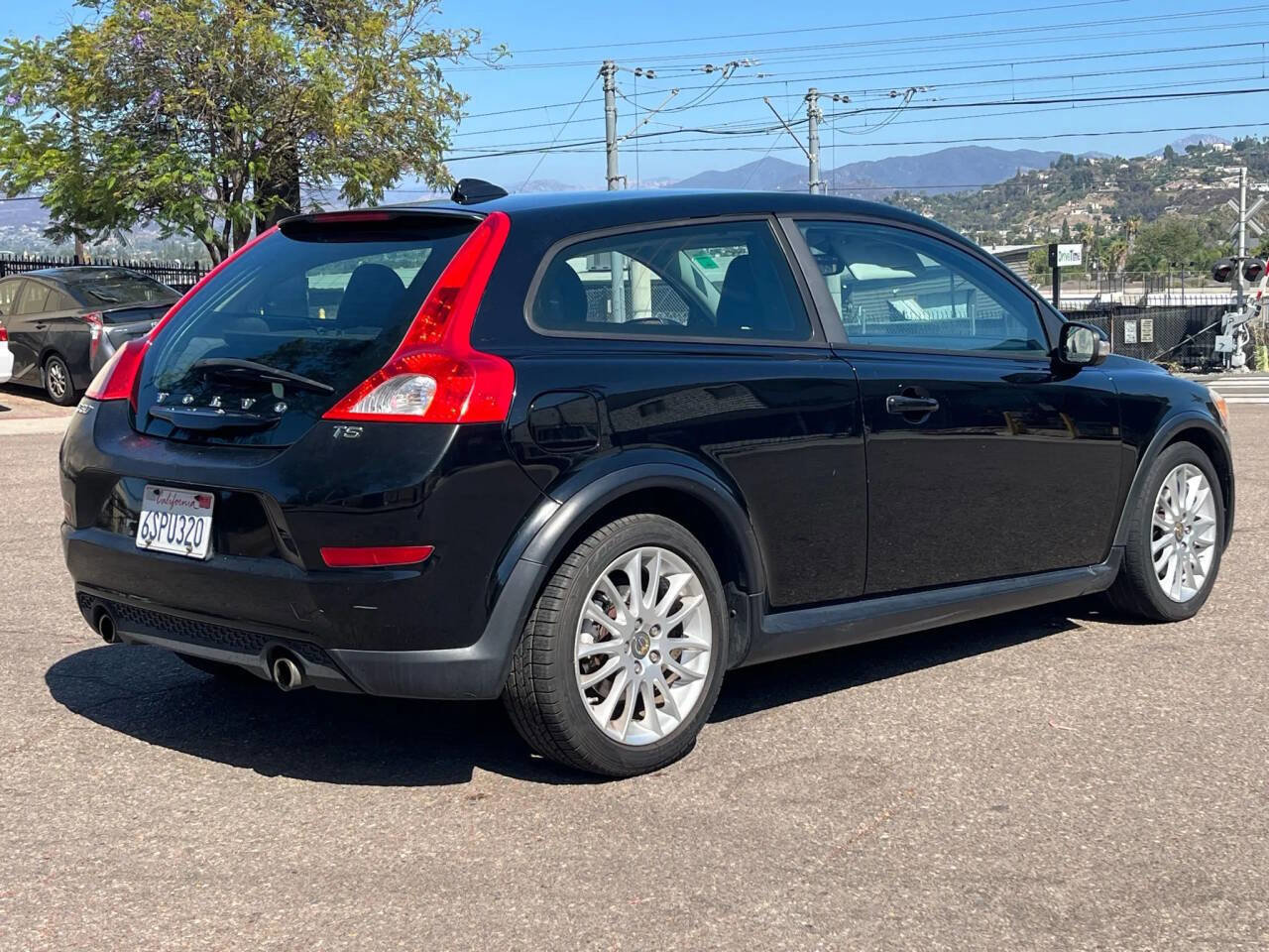 Used 2011 Volvo C30 T5 w/ Preferred Pkg image 6