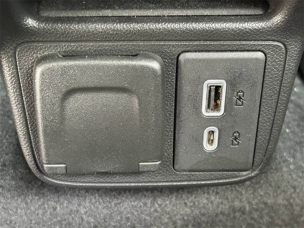 Used 2020 Buick Encore GX Essence w/ Advanced Technology Package image 21