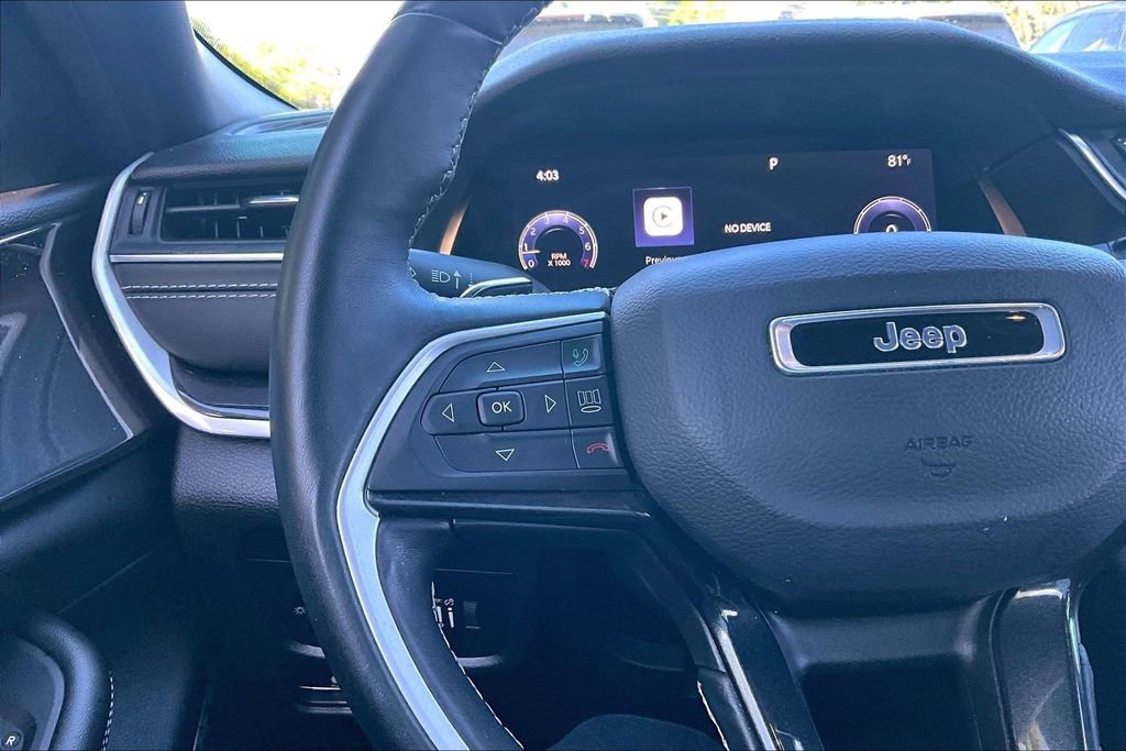 Used 2022 Jeep Grand Cherokee Altitude RWD image 10