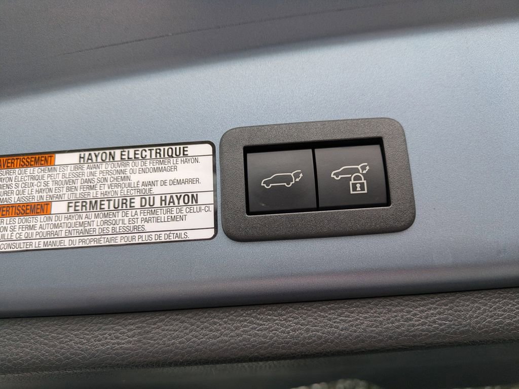 Used 2023 Toyota Corolla Cross XLE w/ Convenience Package FWD image 14