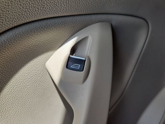 Used 2017 Ford Escape Titanium FWD image 11