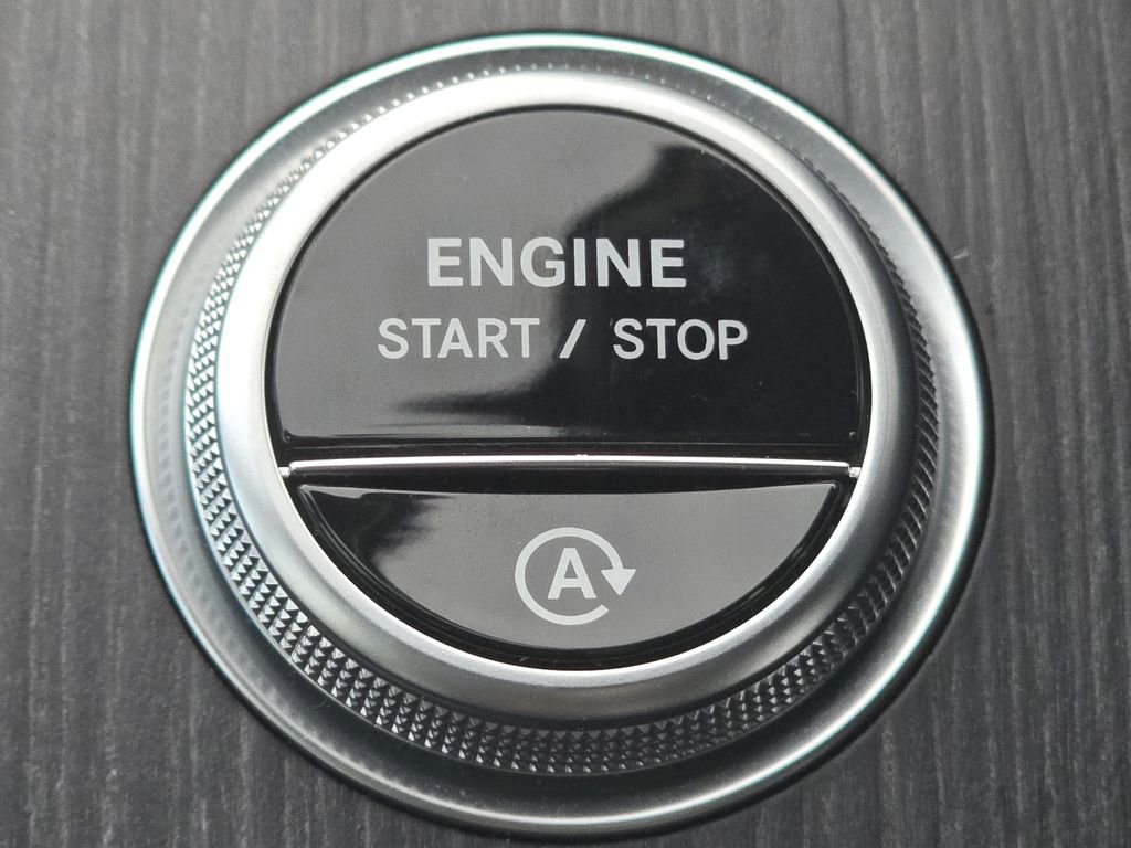 Certified 2025 Mercedes-Benz C 300 4MATIC Sedan image 34