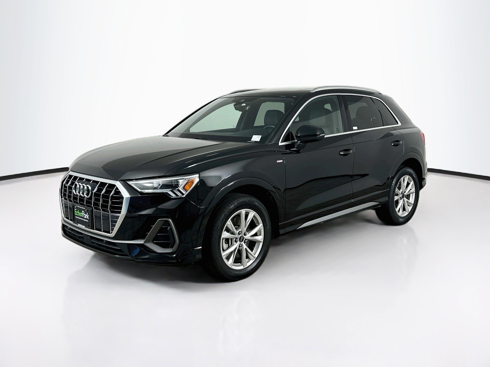 Used 2025 Audi Q3 2.0T Premium AWD/4WD image 3