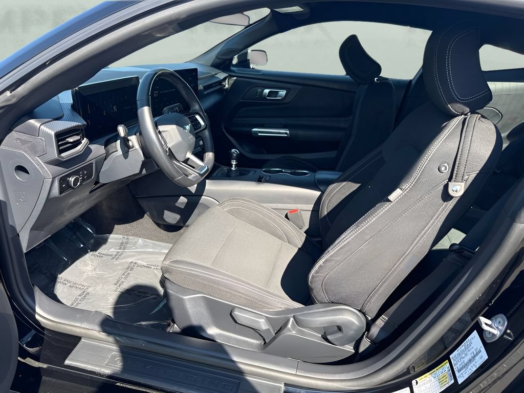 Used 2024 Ford Mustang GT RWD image 9