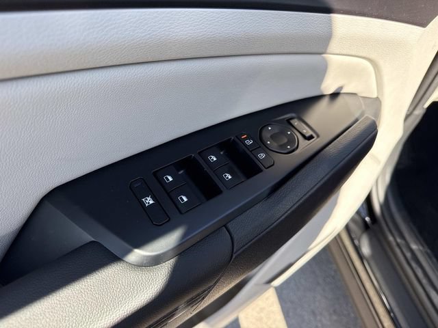 New 2026 Kia Sportage EX FWD image 11