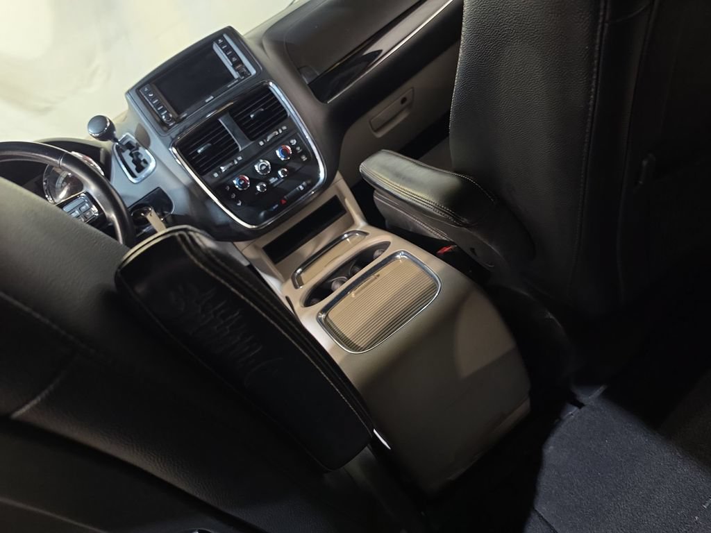 Used 2018 Dodge Grand Caravan SXT FWD image 21