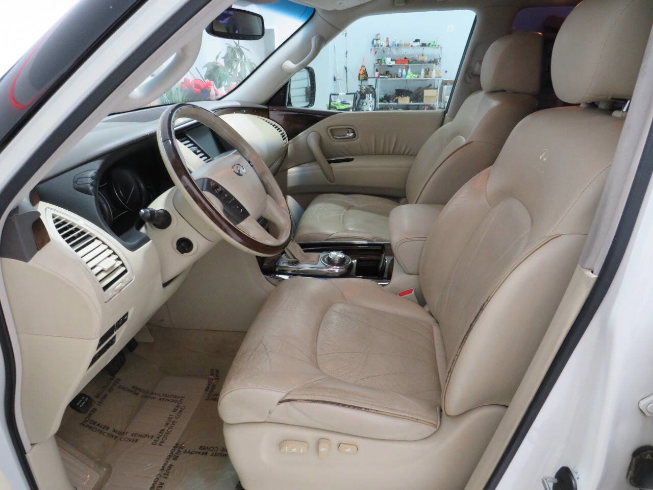 Used 2011 INFINITI QX56 4WD w/ Deluxe Touring Pkg image 14