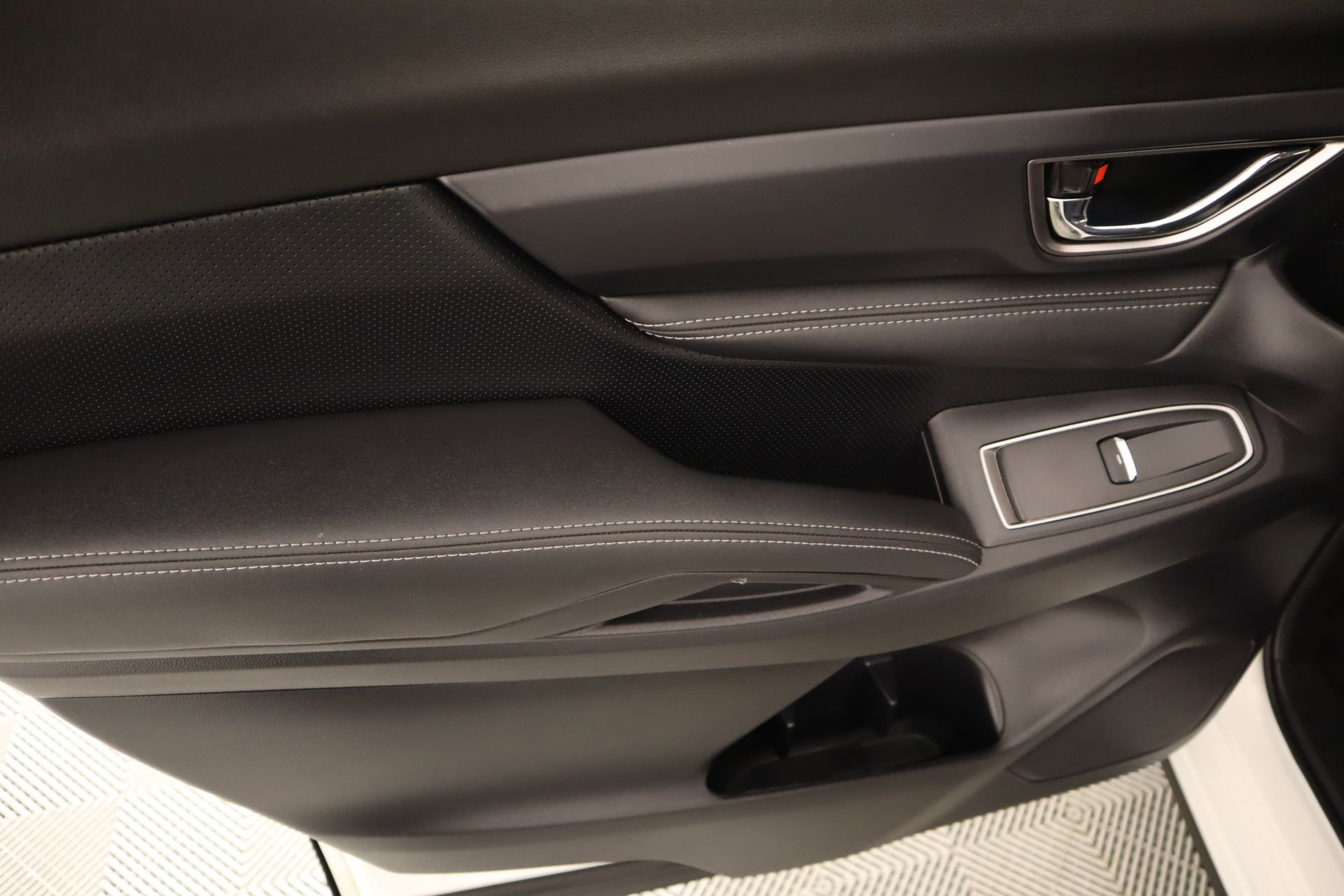 Used 2023 Subaru Ascent Limited image 17