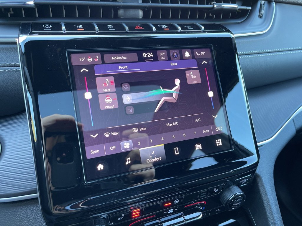 New 2025 Jeep Grand Cherokee L Altitude image 9