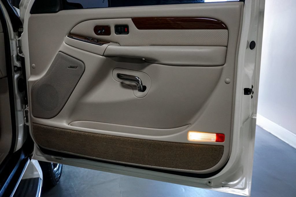 Used 2004 Cadillac Escalade EXT AWD/4WD image 70