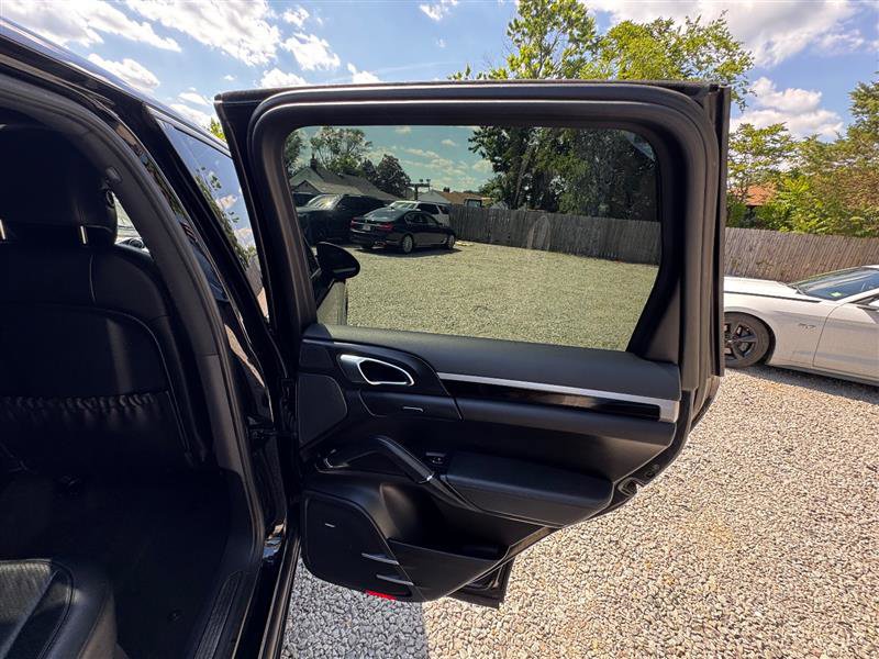 Used 2014 Porsche Cayenne AWD/4WD image 29