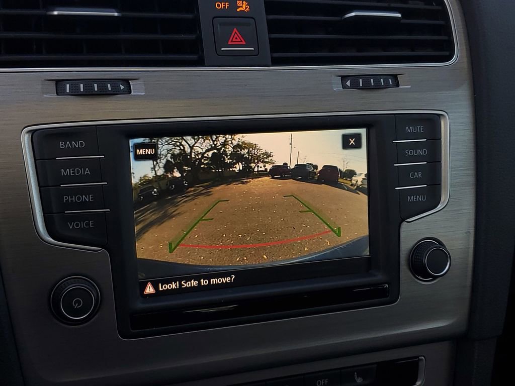 Used 2017 Volkswagen Golf S image 24