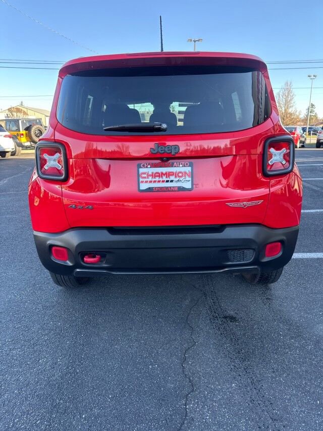 Used 2016 Jeep Renegade Trailhawk AWD/4WD image 7