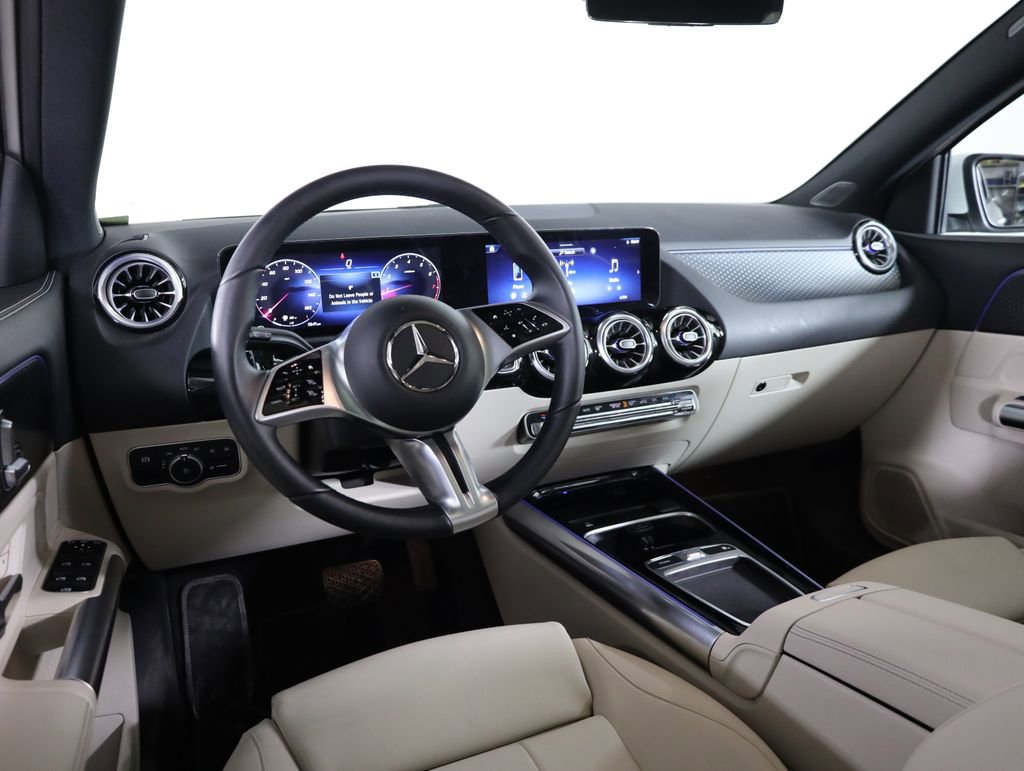 Used 2025 Mercedes-Benz GLA 250 4MATIC image 29