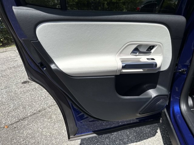 Used 2022 Mercedes-Benz GLB 35 AMG 4MATIC image 13