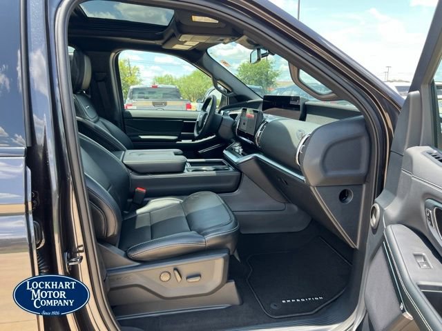 New 2027 Ford Expedition Platinum w/ Stealth Appearance Package RWD image 41