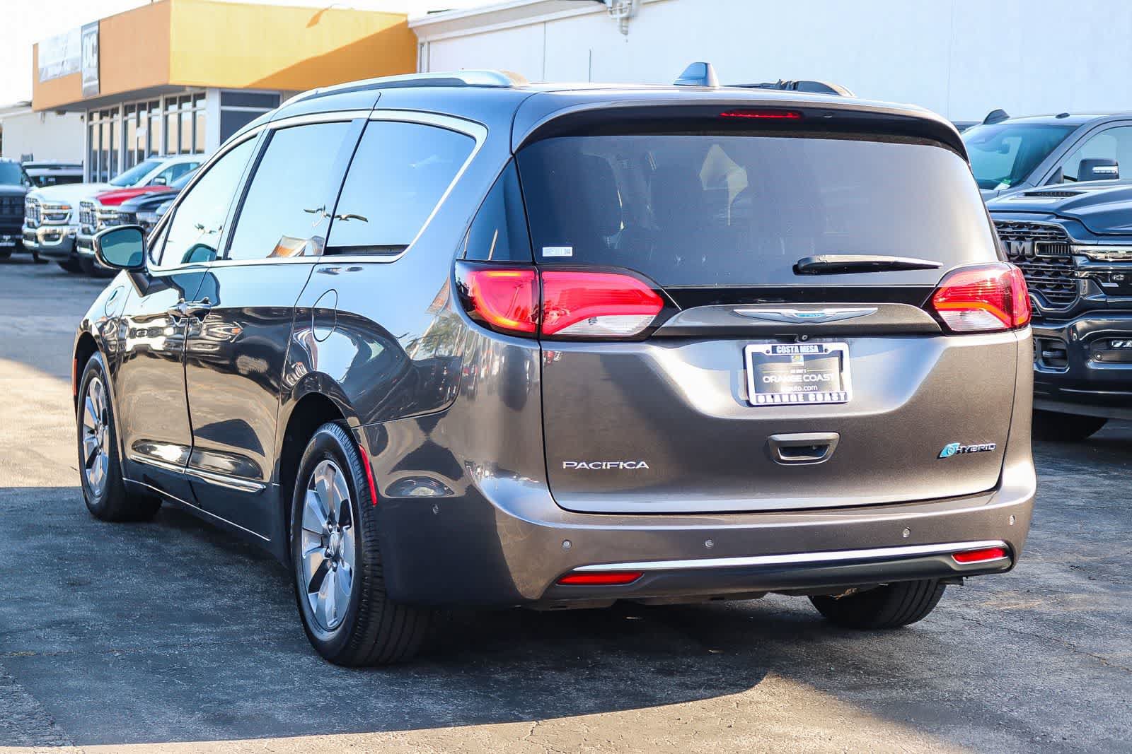 Used 2019 Chrysler Pacifica Limited w/ Advanced Safetytec Group FWD image 6