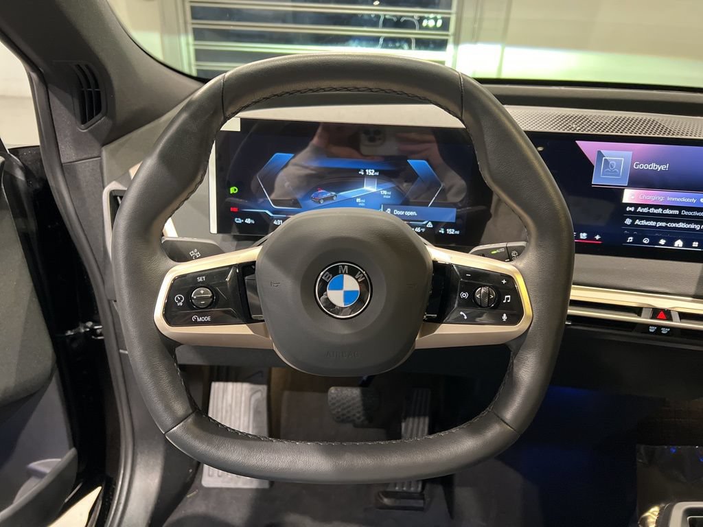 Used 2026 BMW iX xDrive45 w/ Premium Package AWD/4WD image 29