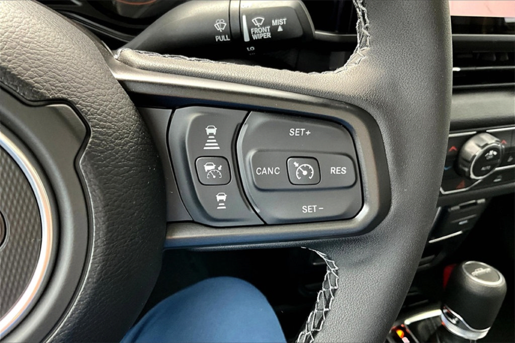 New 2025 Jeep Gladiator Sport AWD/4WD image 17