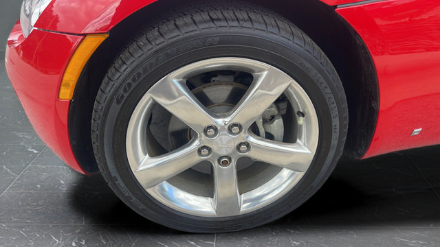 Used 2007 Pontiac Solstice Convertible RWD image 26