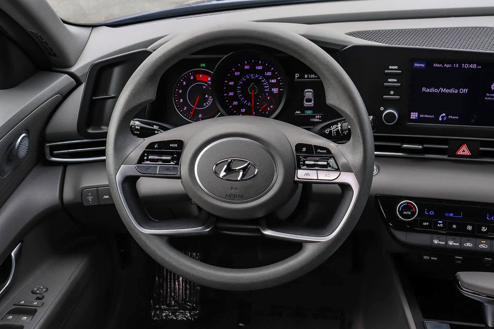 Used 2023 Hyundai Elantra SEL image 17