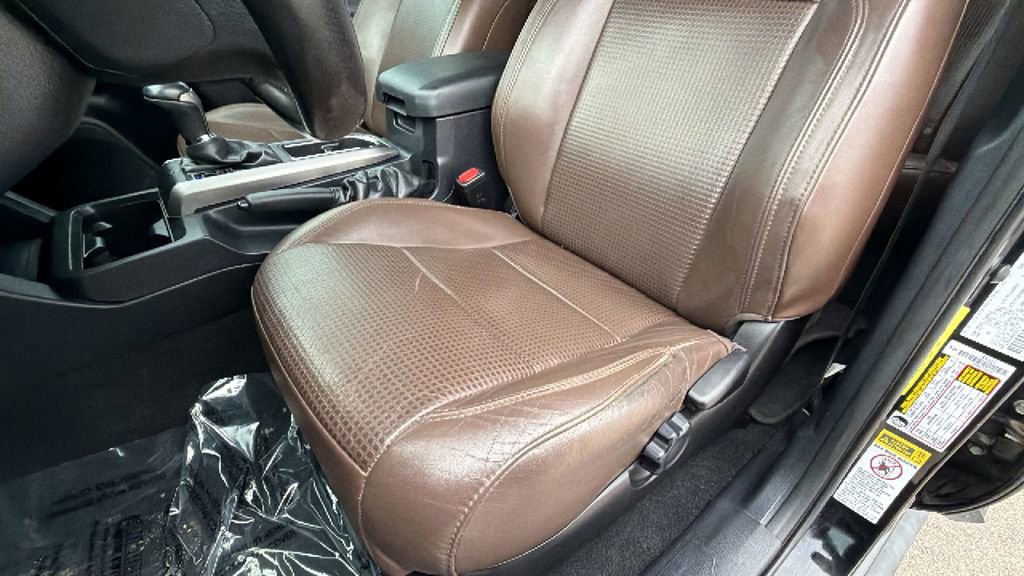 Used 2017 Toyota Tacoma Limited w/ Tow Package AWD/4WD image 21