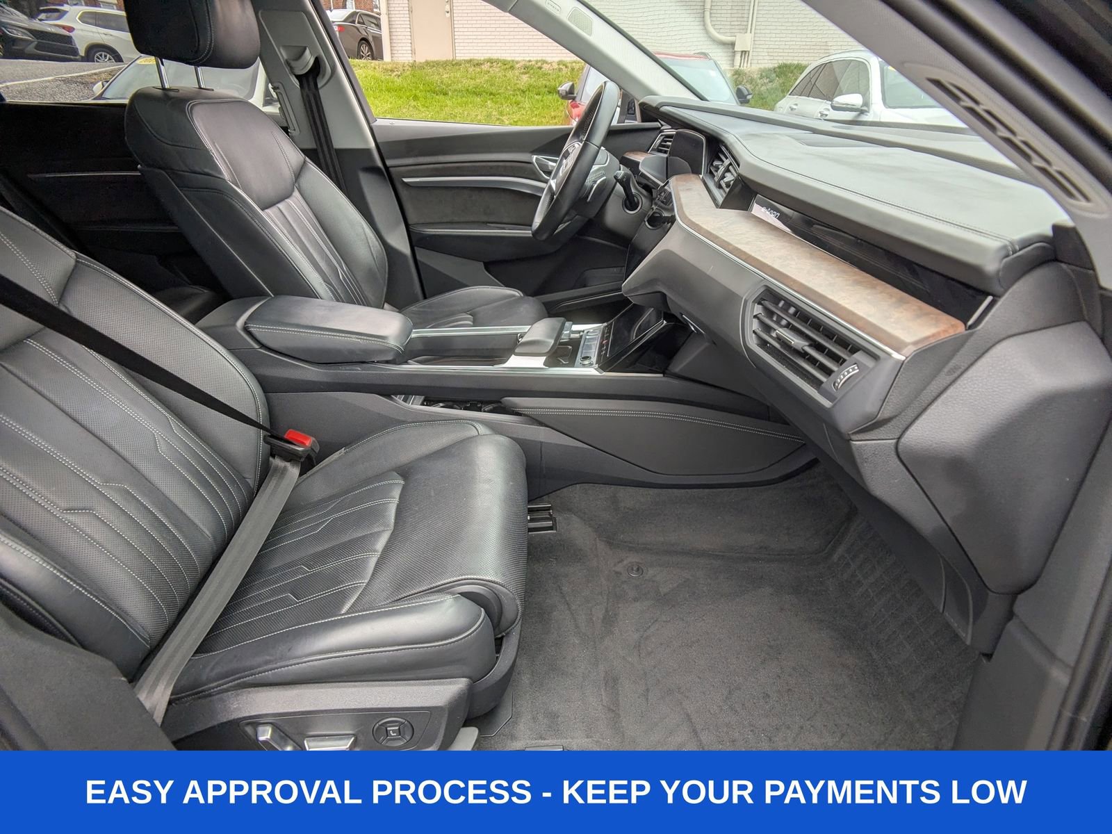 Used 2019 Audi e-tron Prestige w/ Prestige Package image 16