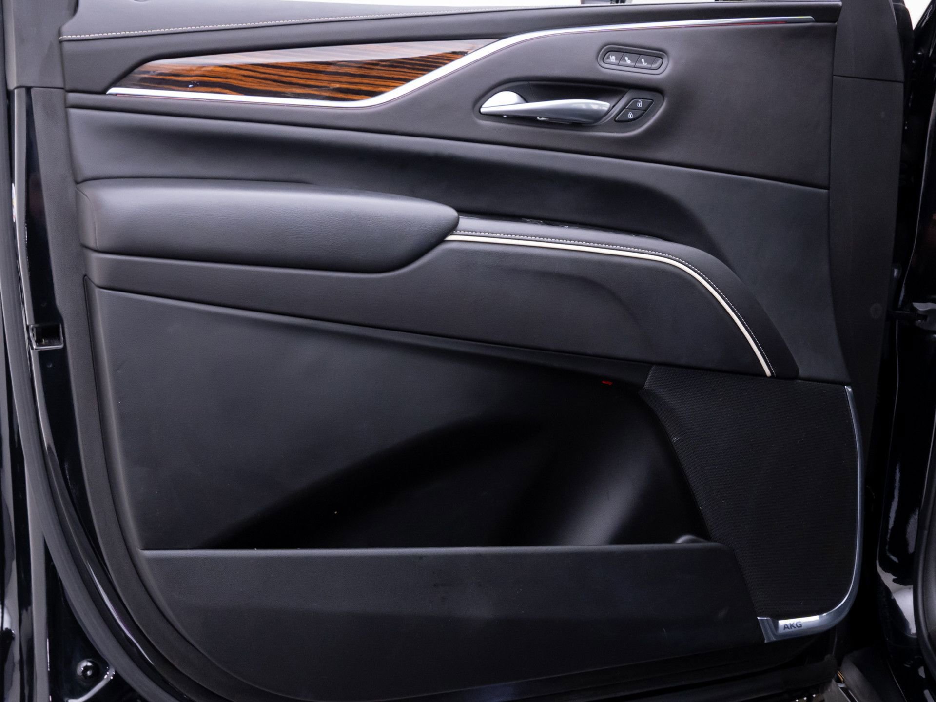 Used 2021 Cadillac Escalade Premium Luxury w/ LPO, Radiant Package image 14