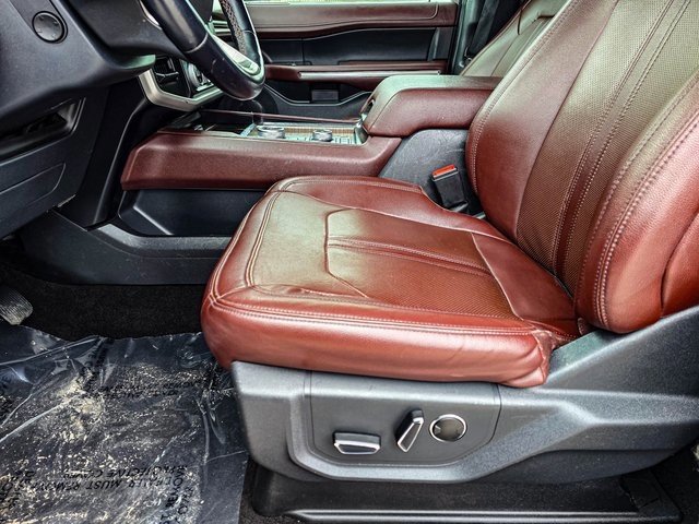 Used 2023 Ford Expedition Limited image 15