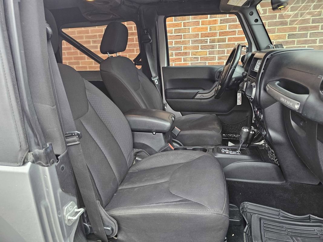 Used 2014 Jeep Wrangler Sport w/ Quick Order Package 24S AWD/4WD image 9