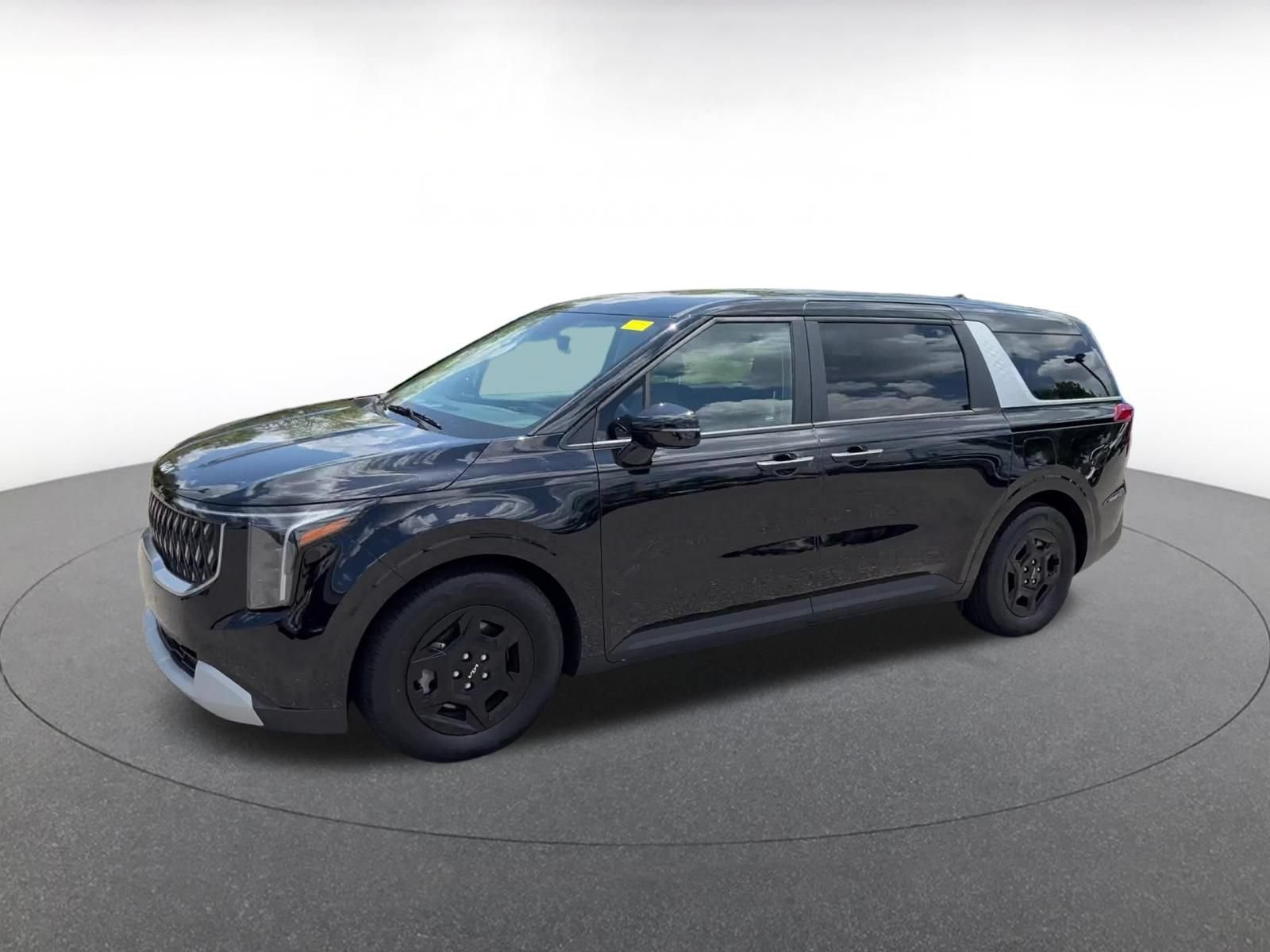 Used 2026 Kia Carnival FWD image 7
