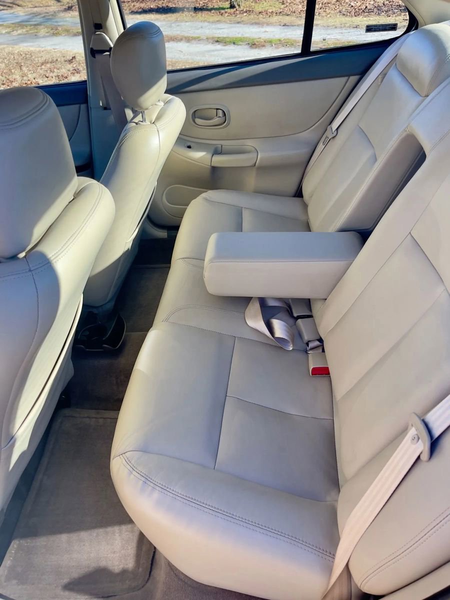 Used 1999 Oldsmobile Intrigue GL image 15