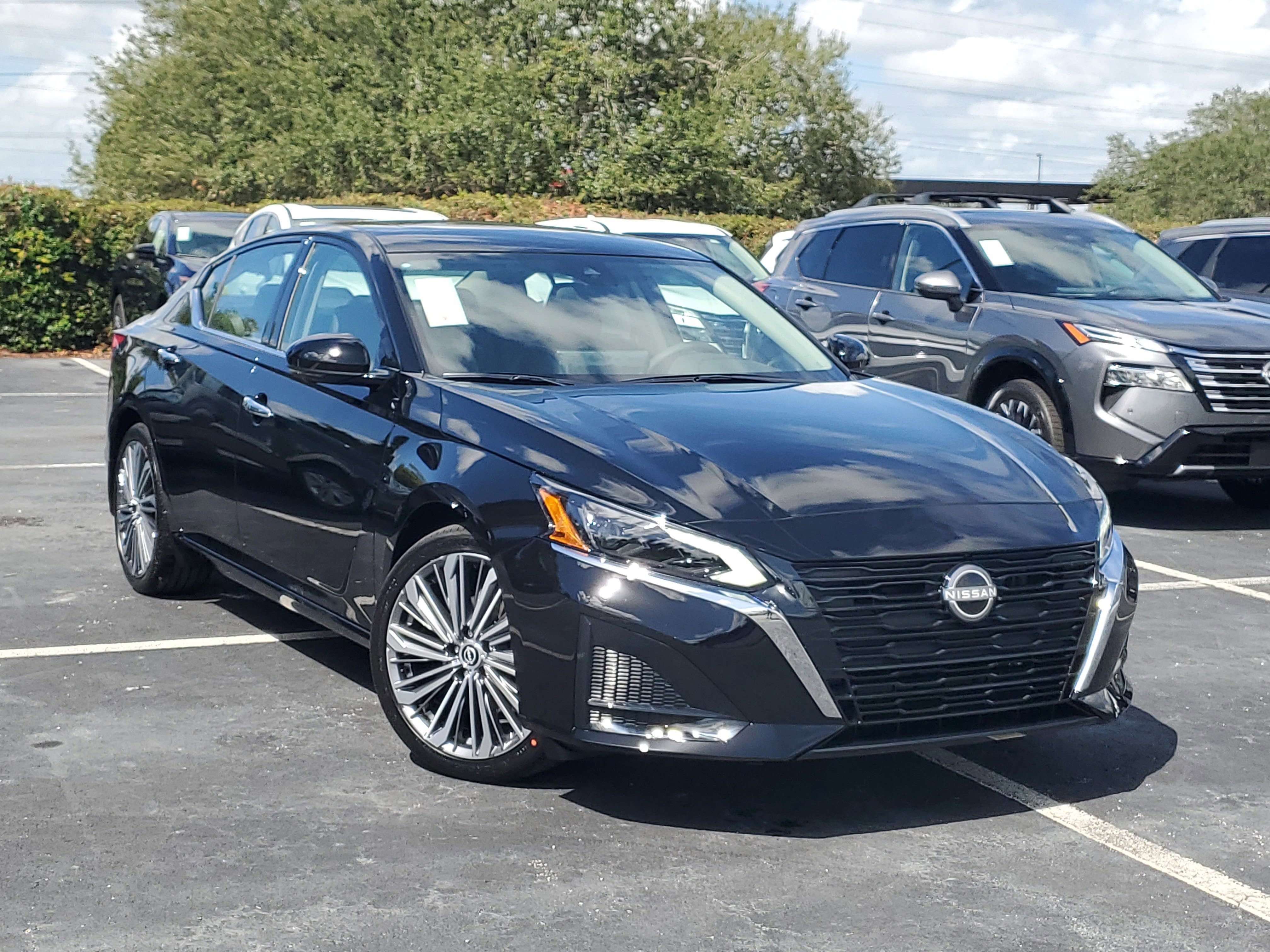 New 2025 Nissan Altima 2.5 SL FWD image 17