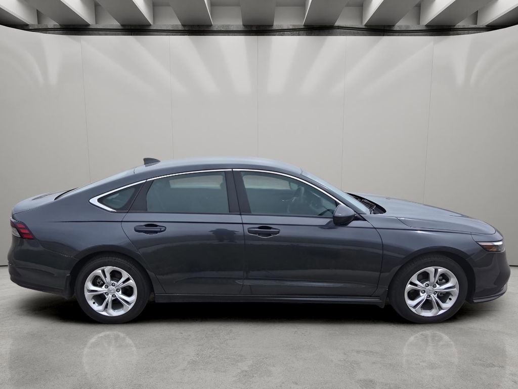 Used 2025 Honda Accord LX image 6