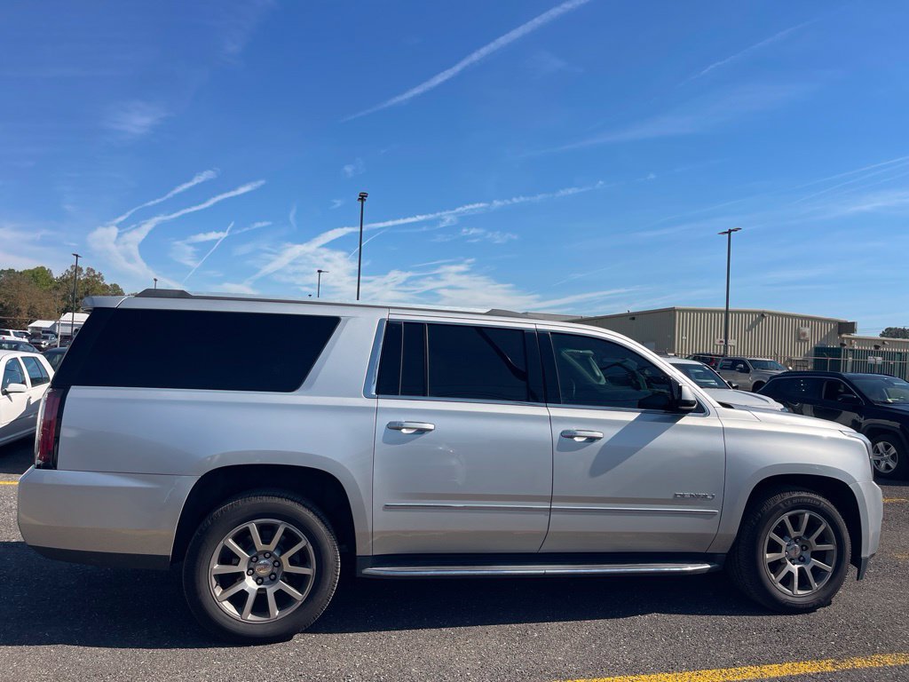 Used 2017 GMC Yukon XL Denali w/ Open Road Package AWD/4WD image 6