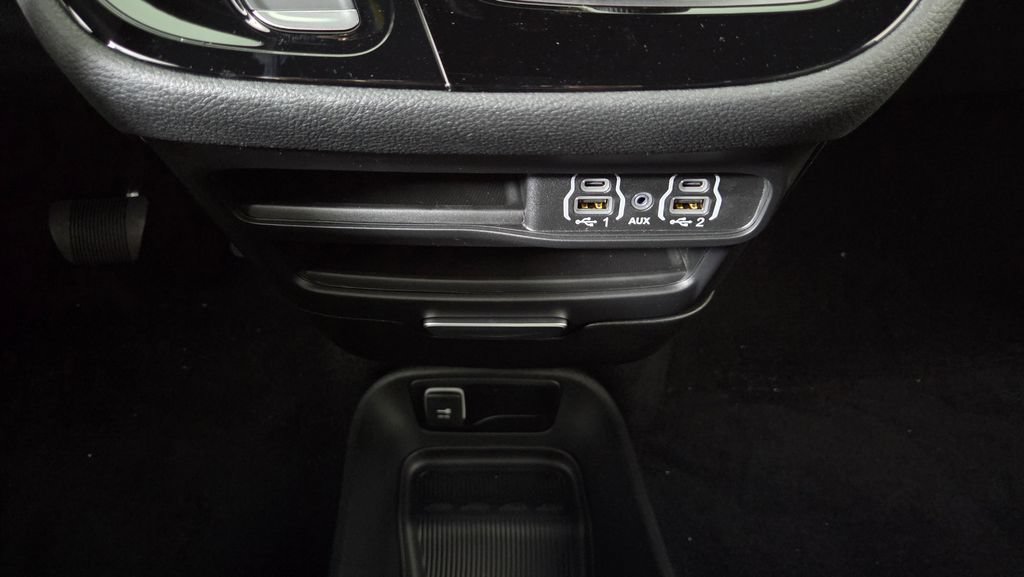 New 2025 Chrysler Pacifica Select w/ Fav Edition Package FWD image 27