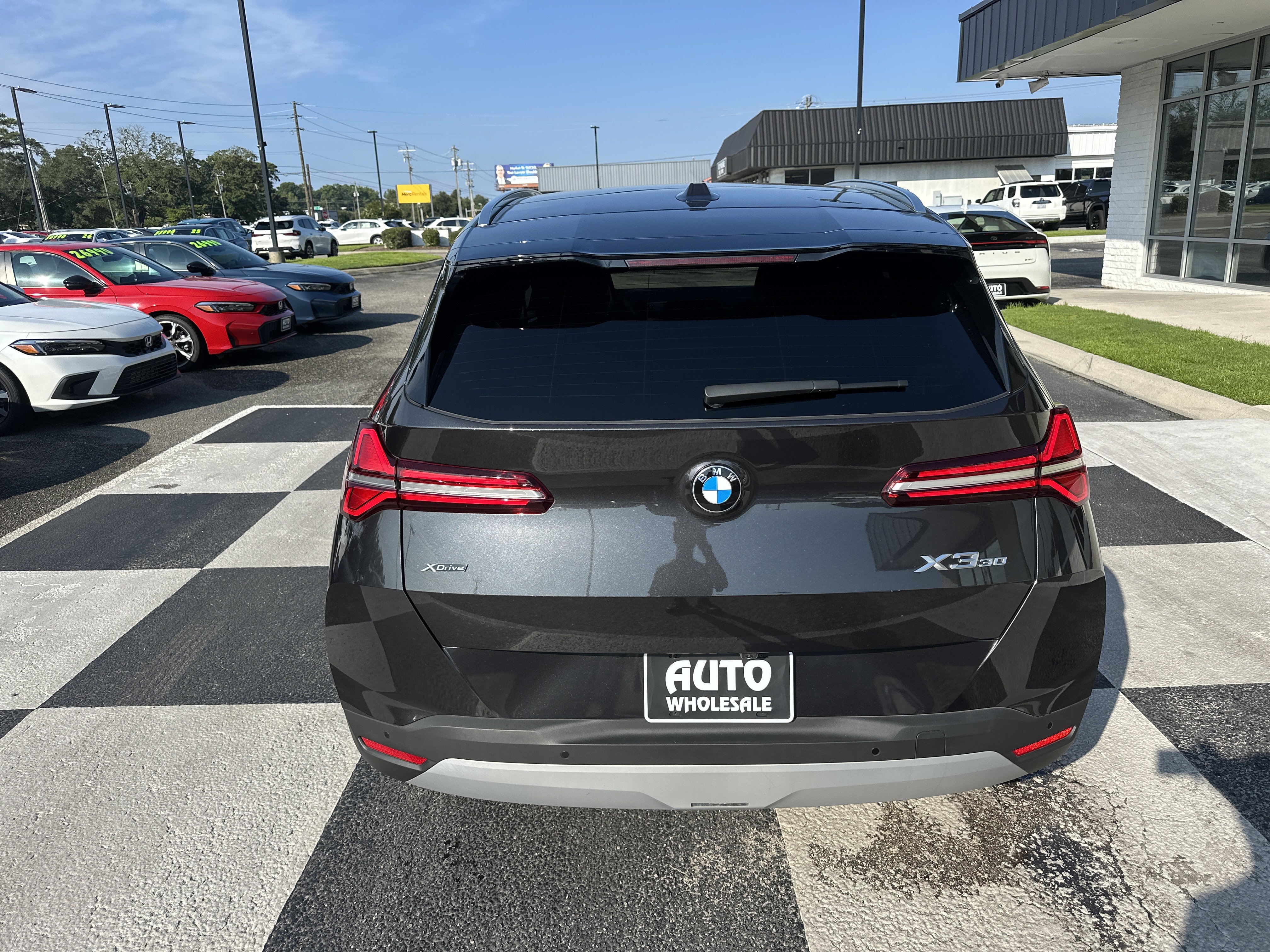 Used 2025 BMW X3 xDrive30i w/ Premium Package AWD/4WD image 4