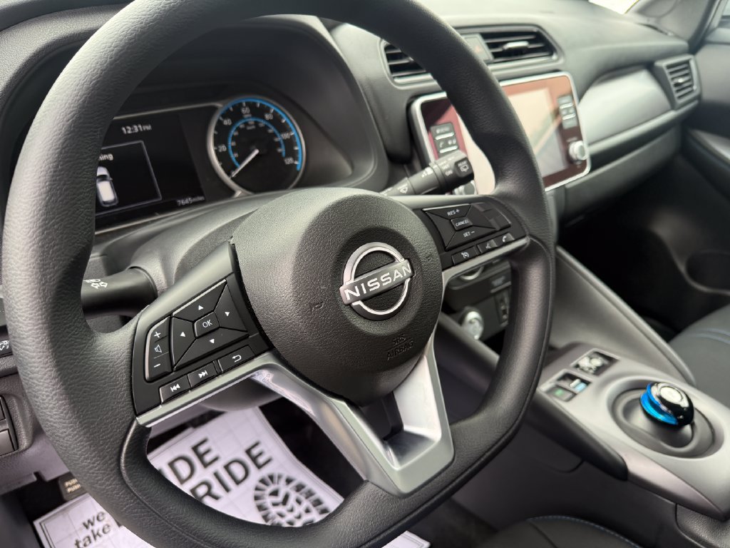 Used 2025 Nissan Leaf S FWD image 29