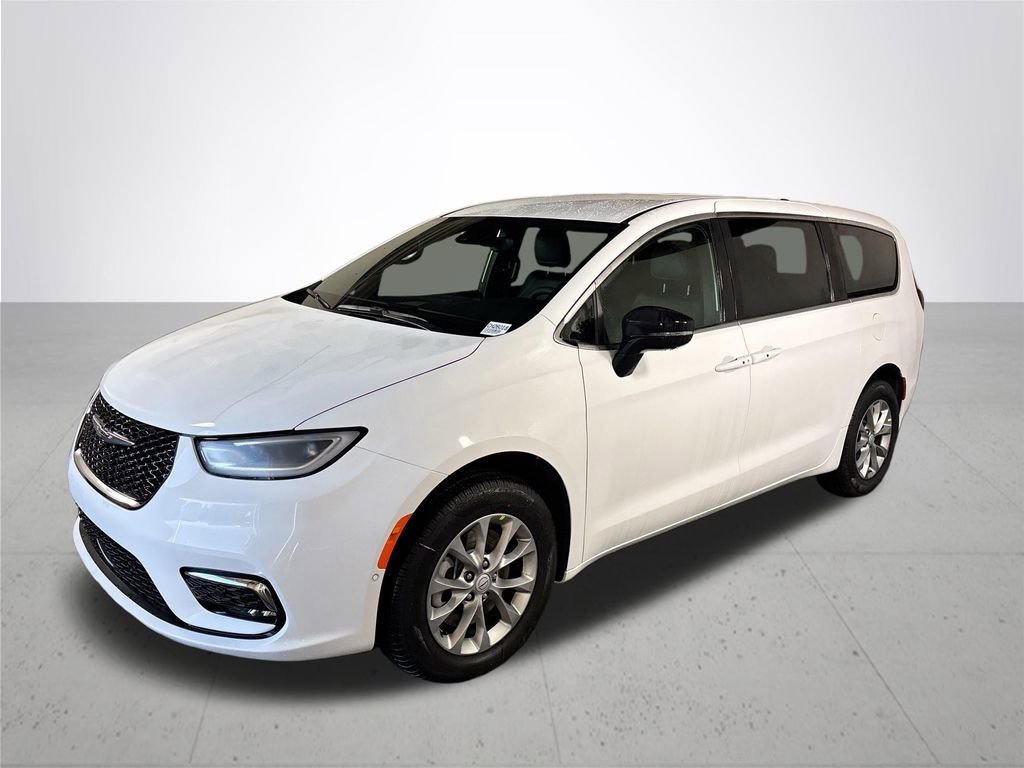 New 2026 Chrysler Pacifica Select image 2