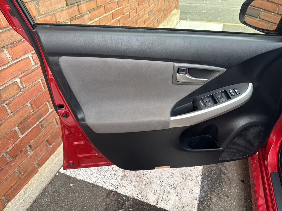 Used 2015 Toyota Prius Two image 27