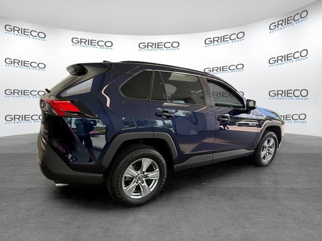 Used 2022 Toyota RAV4 XLE w/ Convenience Package FWD image 11